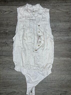 NWOT Lace Accent Sleeveless Bodysuit